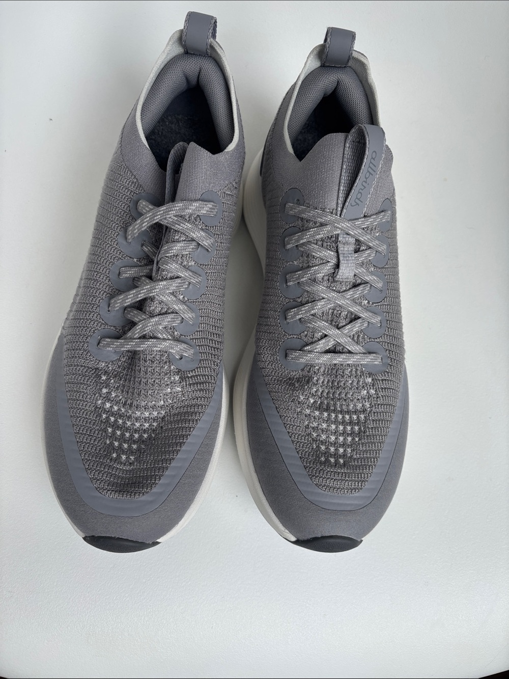 Allbirds Strider, men’s US size 9, color; Grey and white, new condition